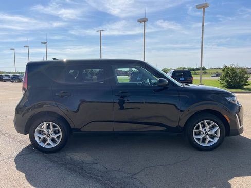 Used 2025 Kia Soul LX w/ LX Technology Package image 6