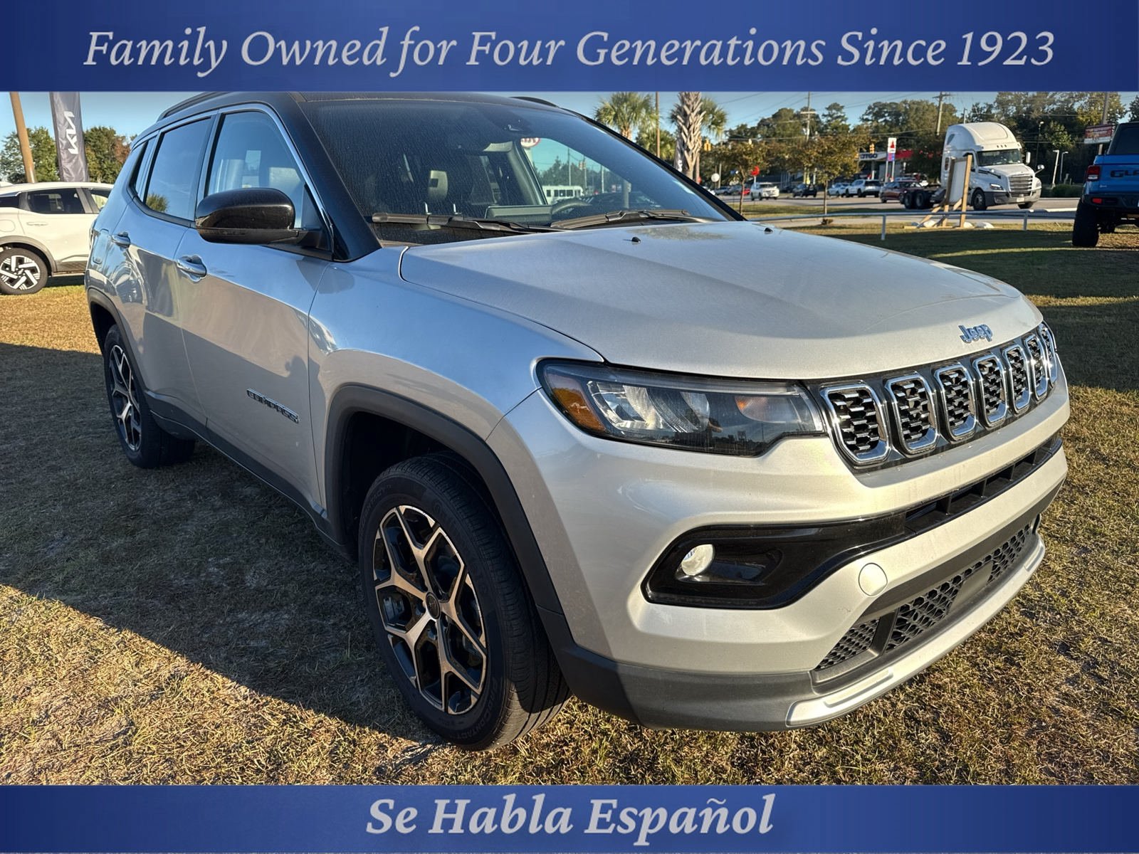 Used 2025 Jeep Compass Limited AWD/4WD image 1