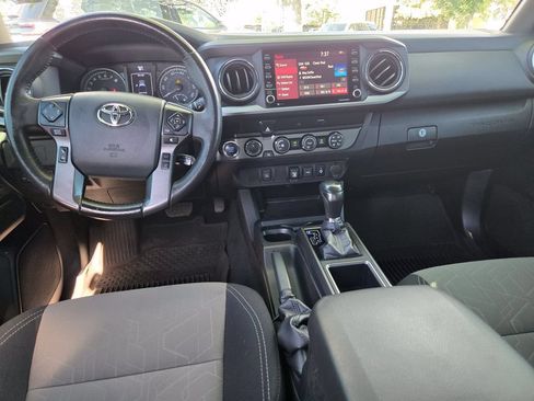Used 2020 Toyota Tacoma TRD Sport AWD/4WD image 16