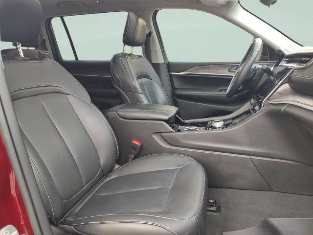 Used 2022 Jeep Grand Cherokee L Limited AWD/4WD image 32