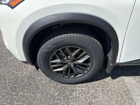 Used 2021 Nissan Rogue S image 11