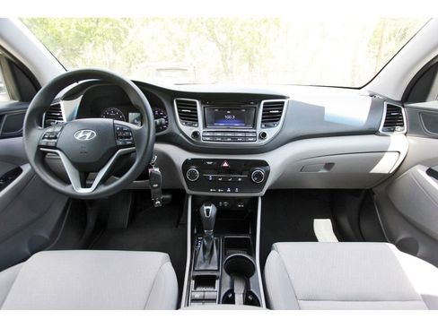 Used 2017 Hyundai Tucson SE image 7