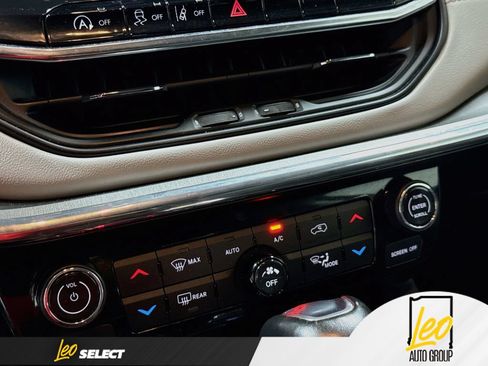 Used 2022 Jeep Compass Limited AWD/4WD image 18