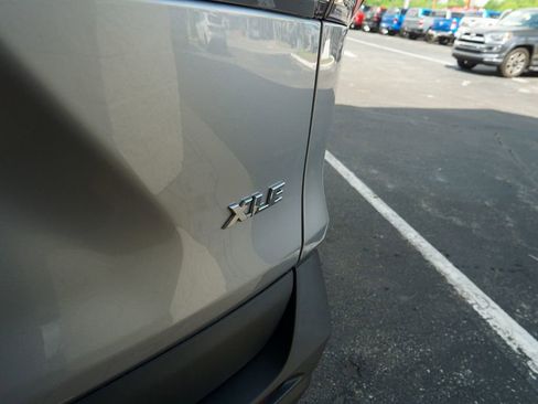 Used 2024 Toyota RAV4 XLE FWD image 9