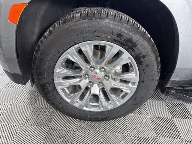 Used 2024 GMC Yukon Denali AWD/4WD image 9