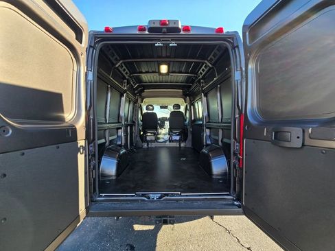 New 2025 RAM ProMaster 1500 w/ Quick Order Package 22G SLT image 10