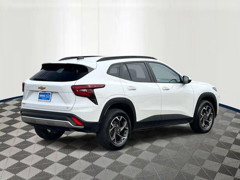 Used 2024 Chevrolet Trax LT w/ Driver Confidence Package image 5