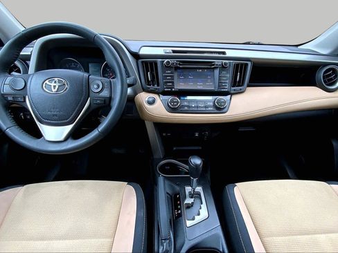 Used 2017 Toyota RAV4 XLE AWD/4WD image 16