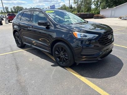 Used 2023 Ford Edge SE w/ Black Appearance Package