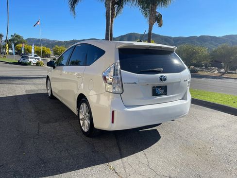 Used 2012 Toyota Prius V Five image 7