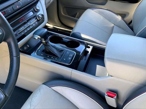 Used 2017 Kia Sedona EX image 15