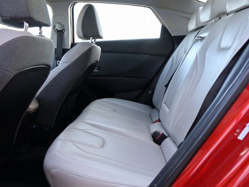 Certified 2022 Hyundai Elantra Limited image 18