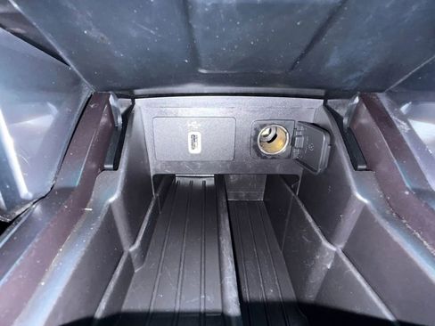 Used 2017 Ford Explorer Platinum AWD/4WD image 38