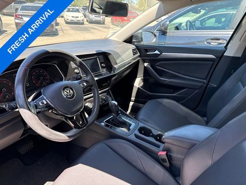 Used 2020 Volkswagen Jetta SE FWD image 3