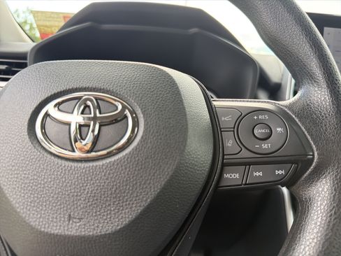 Certified 2025 Toyota RAV4 XLE FWD image 10