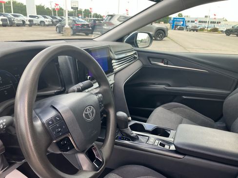 Used 2025 Toyota Camry LE w/ Convenience Package AWD/4WD image 9
