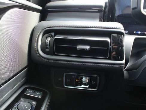 New 2026 Lincoln Aviator AWD image 7