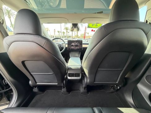 Used 2024 Tesla Model Y Long Range AWD/4WD image 13