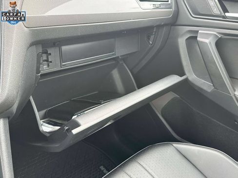 Used 2024 Volkswagen Tiguan SE w/ Panoramic Sunroof Package AWD/4WD image 33