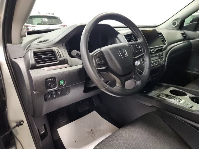Certified 2025 Honda Ridgeline Sport image 12