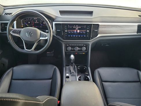 Used 2022 Volkswagen Atlas Cross Sport SE image 8
