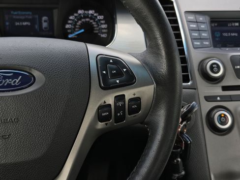 Used 2016 Ford Taurus SEL FWD image 16