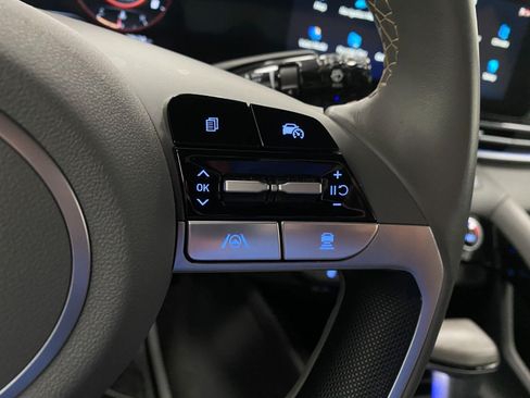 Certified 2025 Hyundai Elantra SEL FWD image 16