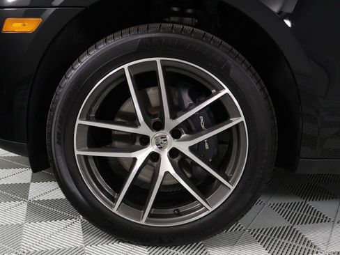 Certified 2026 Porsche Macan AWD/4WD image 30