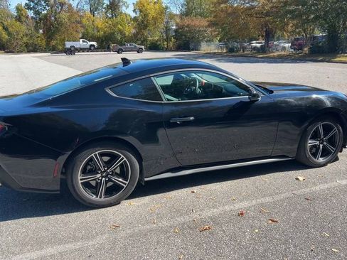 Used 2024 Ford Mustang Coupe image 5