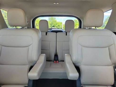 Used 2020 Ford Explorer XLT w/ Equipment Group 202A AWD/4WD image 22