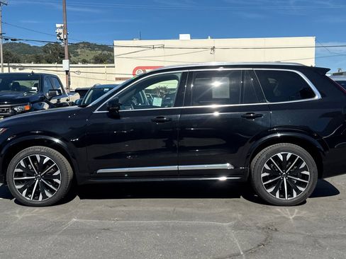 Certified 2025 Volvo XC90 B6 Plus image 6