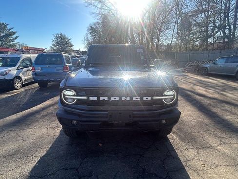 Used 2025 Ford Bronco Outer Banks image 2