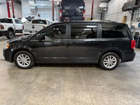 Certified 2020 Dodge Grand Caravan SXT FWD image 28