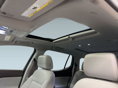 Used 2018 GMC Acadia SLT image 15