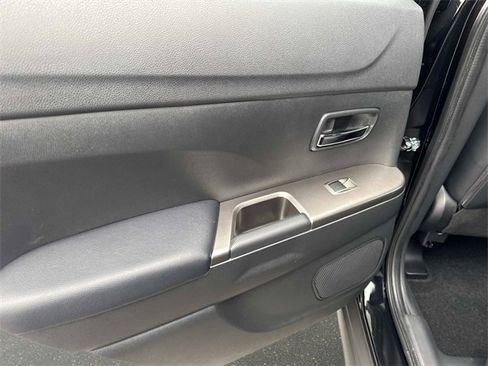 Used 2025 Mitsubishi Outlander Sport SE image 10