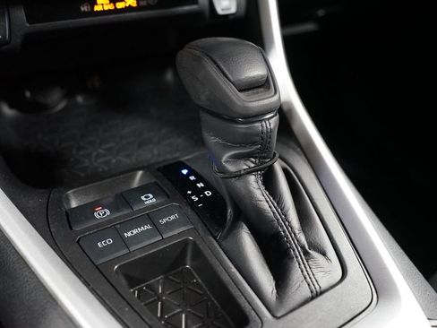 Certified 2024 Toyota RAV4 LE FWD image 21