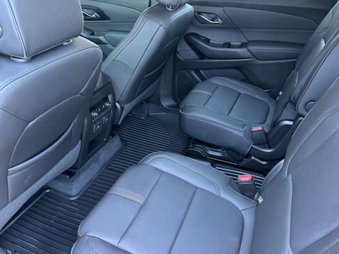 Used 2023 Chevrolet Traverse RS AWD/4WD image 11
