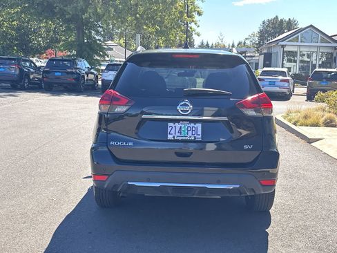 Used 2019 Nissan Rogue SV FWD image 4