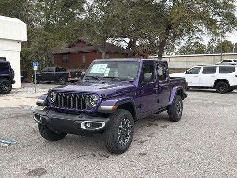 New 2026 Jeep Gladiator Sahara image 9