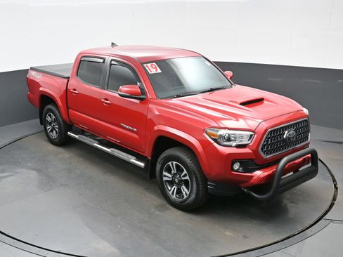 Used 2019 Toyota Tacoma TRD Sport image 32