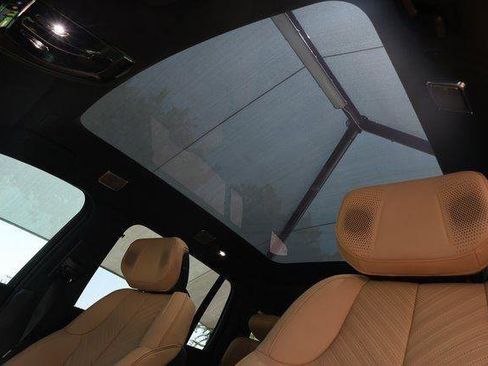 New 2025 Cadillac Escalade IQ Luxury 2 AWD/4WD image 9