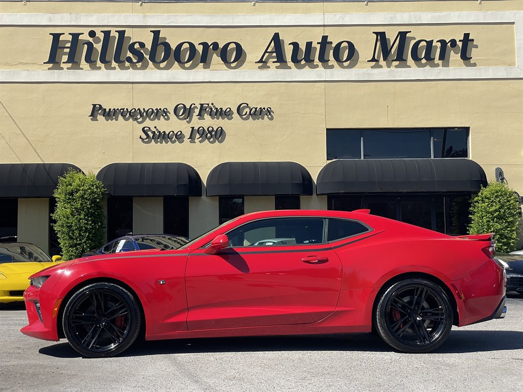 Used 2017 Chevrolet Camaro SS RWD image 4