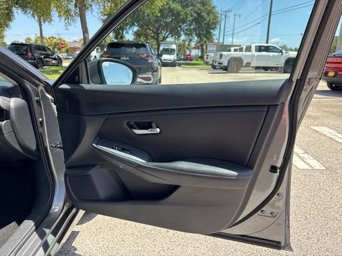 Used 2025 Nissan Sentra SV FWD image 12