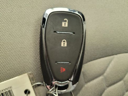 Used 2021 Chevrolet Equinox LS w/ LS Convenience Package AWD/4WD image 32