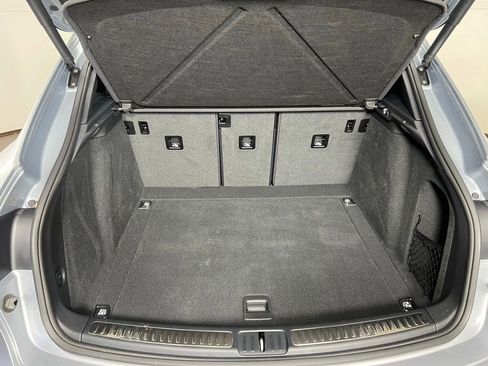 Certified 2025 Porsche Macan image 17