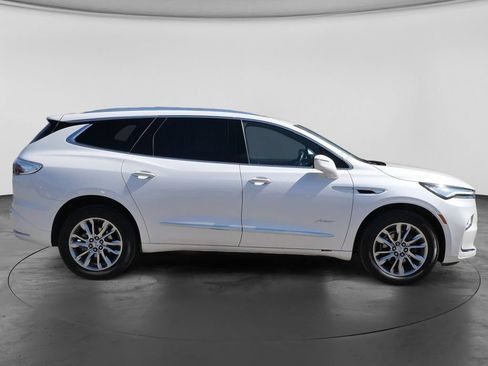 Used 2024 Buick Enclave Avenir w/ Avenir Technology Package AWD/4WD image 19