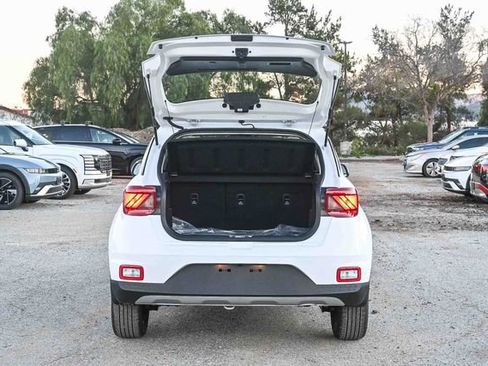 Used 2026 Hyundai Venue SEL FWD image 11