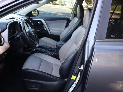 Used 2017 Toyota RAV4 Limited AWD/4WD image 19