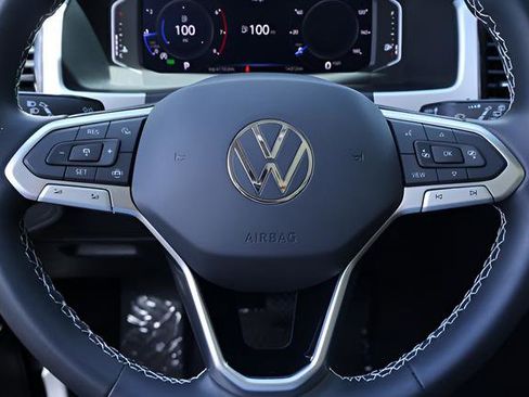 Certified 2023 Volkswagen Atlas SE w/ Panoramic Sunroof Package FWD image 23