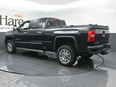 Used 2019 GMC Sierra 2500 Denali w/ Duramax Plus Package AWD/4WD image 37